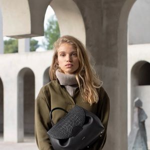 NUMBER ONE - TRIO BLACK CROCODILE